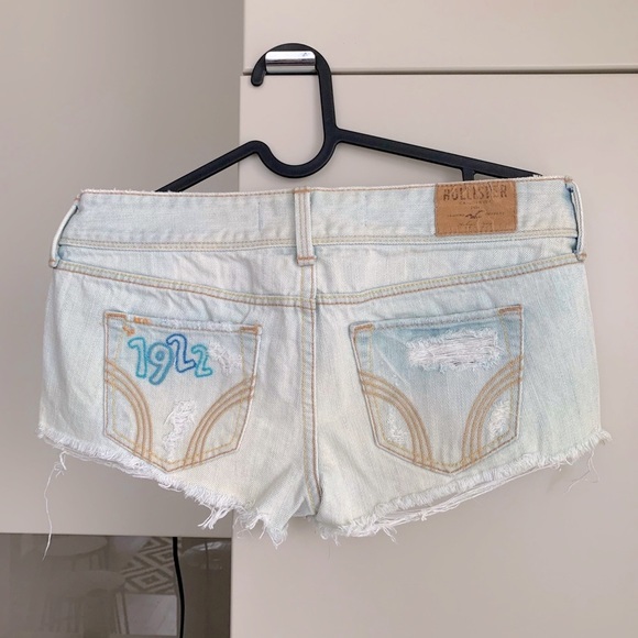 Hollister distressed denim shorts - Picture 1 of 2